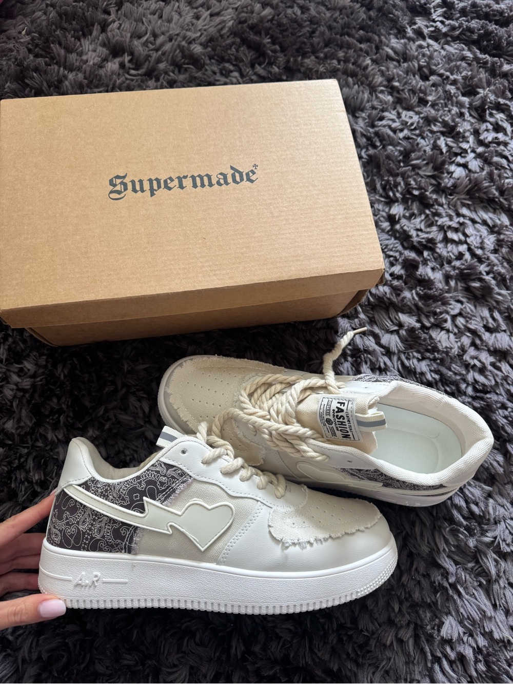 Men's Cream Low-Top Sneakers with Heart Accent